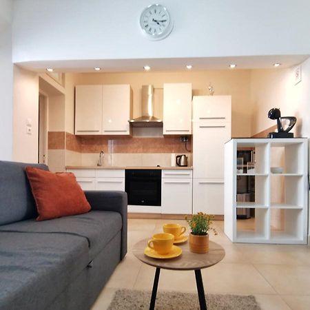 Honeycomb Apartment Split - Free Parking المظهر الخارجي الصورة