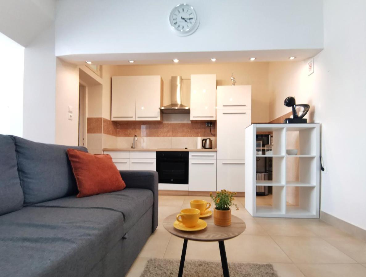 Honeycomb Apartment Split - Free Parking المظهر الخارجي الصورة
