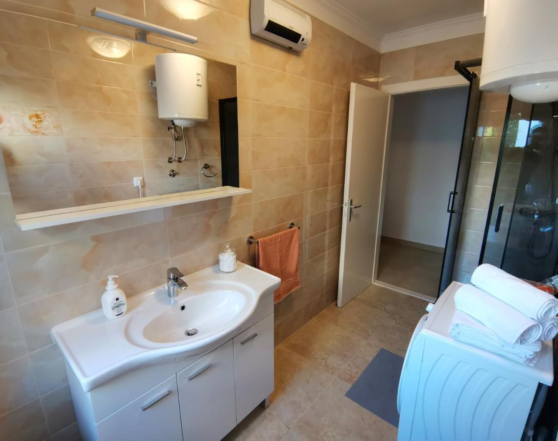 Honeycomb Apartment Split - Free Parking المظهر الخارجي الصورة